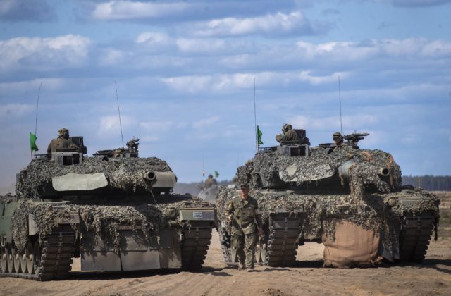 10004832_leopard-2a4-tank-640x420.jpg