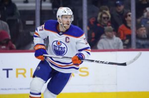 10013286_oilers_flyers_hockey_14760-640x420.jpg
