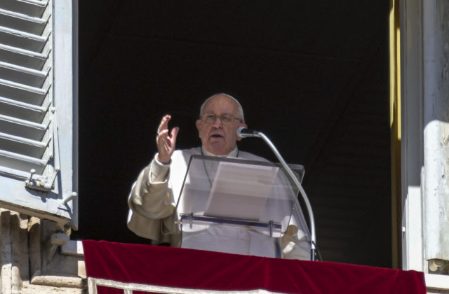 10020827_vatican_pope_32982-640x420.jpg
