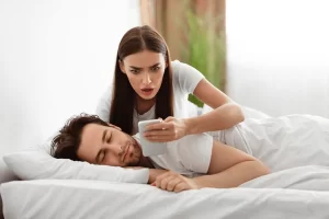 infidelity-shocked-wife-reading-message-600nw-2021616968