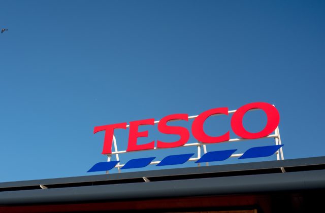 10026383_tesco-logo-na-obchode-640x420.jpg
