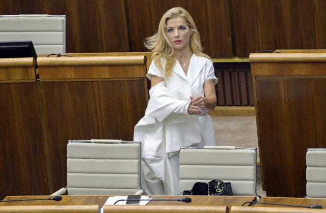 10028353_ministerka-kultury-martina-simkovicova-640x420.jpg