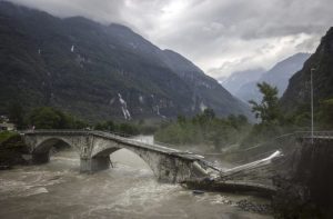 10028527_switzerland_europe_storms_54288-640x420.jpg