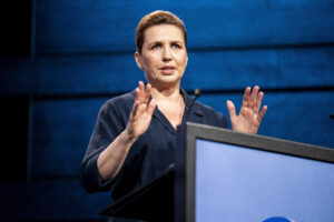 10032769_denmark_democracy_summit_70413.jpg