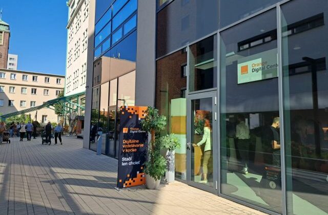 10034290_orange-640x420.jpg