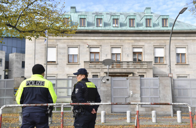 10036597_germany_extremism_arrest_55595-640x420.jpg
