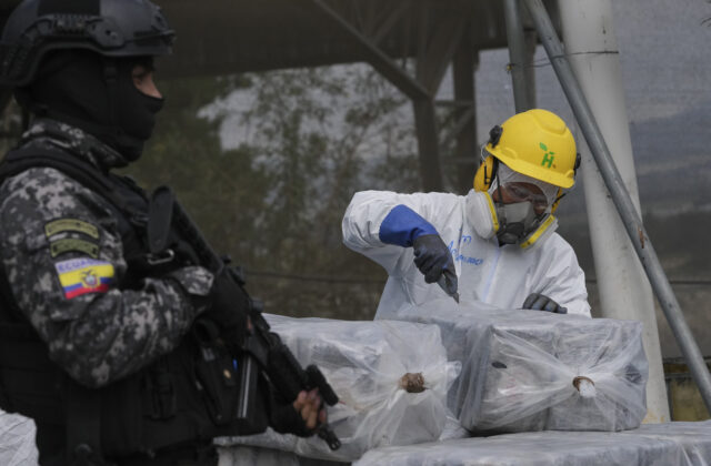 10038182_ecuador_drugs_84772-640x420.jpg