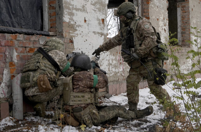 10043550_russia_ukraine_war_02225-640x420.jpg