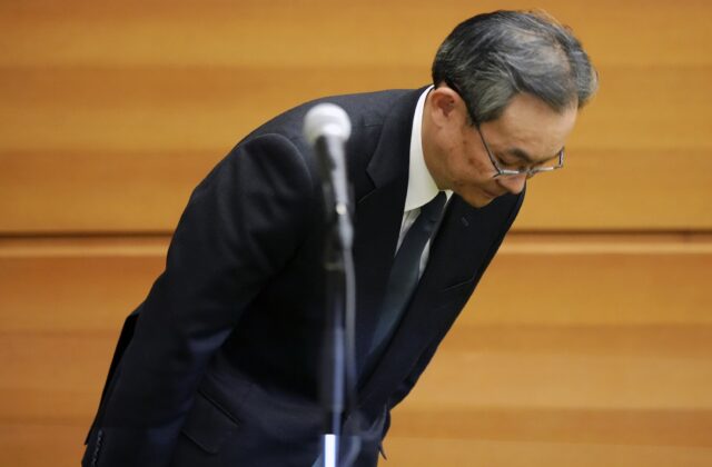 10043914_japan_bank_theft_95873-640x420.jpg