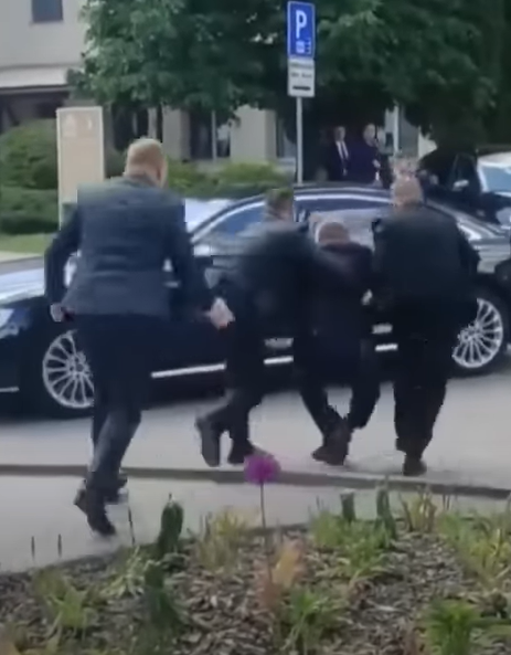 Rok od atentátu: Fico sa vracia do Handlovej, večer vystúpi na podujatí. Čo sa po roku zmenilo? 3 Snimka obrazovky 2025 05 15 143108