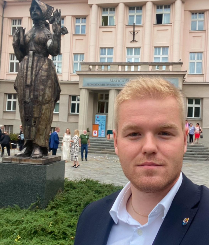 Koniec prezývky PAMPUŠIK? Poslanec Michal Bartek výrazne schudol. Ako sa mu to podarilo? TOTO je jeho recept! 2 Snimka obrazovky 2025 08 06 113004