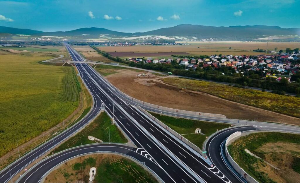 Vynikajúca správa pre Košice: Rýchlostná cesta R2 je takmer hotová. Autá ešte počkajú. Najskôr ju vyskúšajú bežci! 2 546456756 1356147069850947 9057618854075141473 n