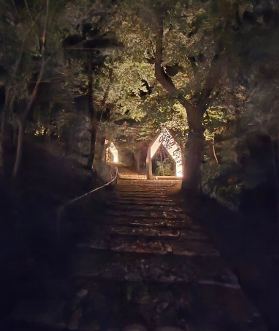 Obnova Krížovej cesty na Kalvárii v Bratislave pokračuje. Hlina ukázal magické fotografie. Historický skvost povstal z popola 4 image 6