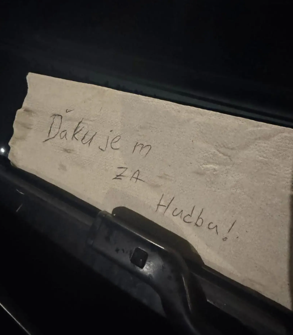 Vratko Rohoň ostal v šoku: Neznámy človek mu zanechal odkaz na aute! Napísal mu niečo nezabudnuteľné 2 image 16