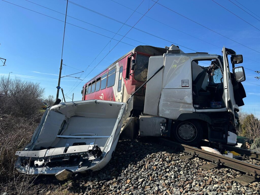 7a35b1f3 0841 431d 8686 2a22ecb27180