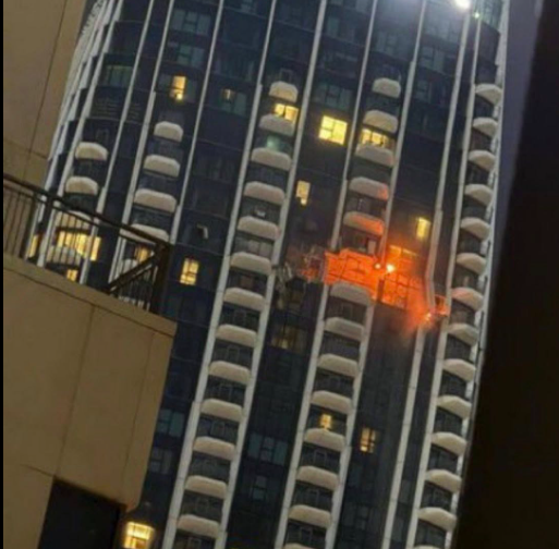Iránsky dron udrel v Dubaji. Zasiahol vysoký mrakodrap. Spustil sa poplach medzi obyvateľmi 3 Snimka obrazovky 2026 03 12 122632