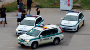 TOTO je jeden z najdesivejších prípadov roka: Matka po rodičovskom združení zabila dcéru, súd opísal desivé detaily: 96 bodných rán! 2 policia 2