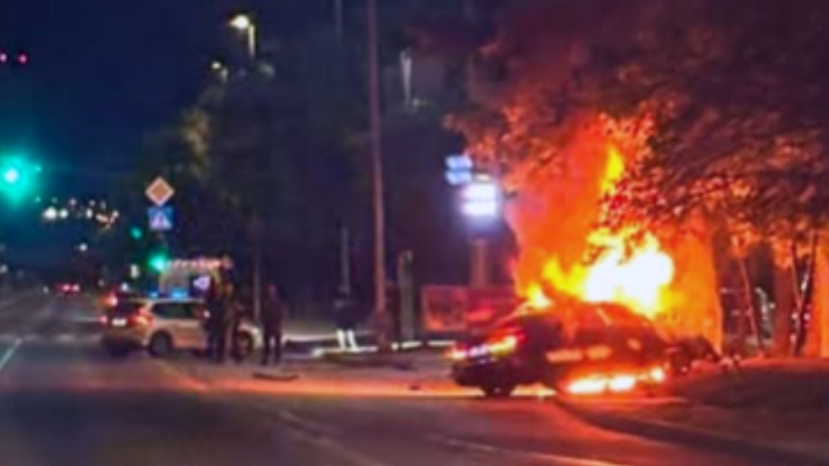 Bratislava zažila dramatickú noc. Auto po náraze zachvátili plamene a prišlo šokujúce zistenie. Toto policajti nečakali ani v najhoršom sne! 1 x 2026 06 07T114359.477