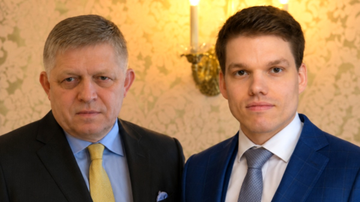 FICO ODSTUPUJE, tešia sa v PS. Syn Roberta Fica, Michal, má byť financovaný zo štátnych peňazí. Za rok si prišiel k poriadnemu balíku! 1 x x 20