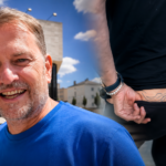 Nové dno fanúšičky Smeru? Igor Matovič zverejnil nechutné video z námestia. Pozrite sa, čo mu 69-ročná Smeráčka Jana ukázala priamo na námestí! 6 ChatGPT Image 27. 7. 2026 13 48 24