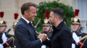 Zelenský má dôvod na radosť. Lídri NATO sa zhodli na masívnej pomoci pre Ukrajinu. Prekvapil postoj českého premiéra Babiša 4 macron zelensky