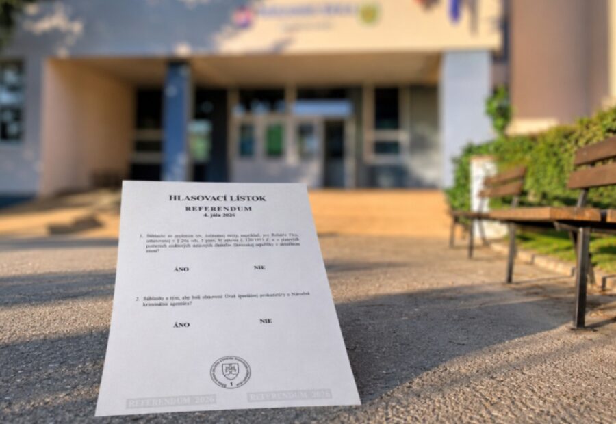 Referendum je v plnom prúde a prvé údaje o účasti sú už známe. Jedna obec musela riešiť nepríjemnú komplikáciu. Hlasoval aj Pellegrini! 3 referendum hlasovanie