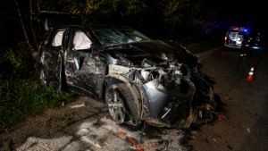 Nehoda na Slovensku: 16-ročný tínedžer viezol v aute piatich kamarátov. Napálil to do stromu! 2 ChatGPT Image 10. 8. 2026 14 35 32