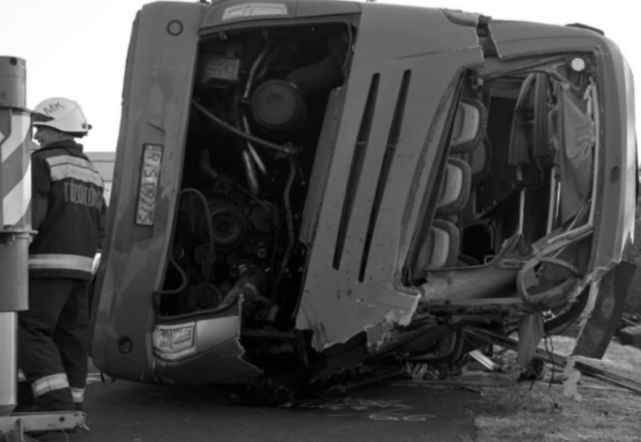 Hrozná tragédia: Pri nehode autobusu zahynulo 12 ľudí. Je známa príčina 2 tragédia, nehoda