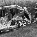 Tragická nehoda pri Bratislave má smrteľné následky. Po čelnej zrážke troch áut polícia úplne uzavrela cestu 9 polotno 72