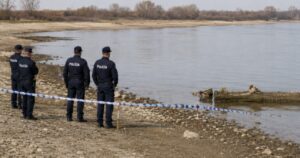 Šokujúci nález: Nízka hladina Dunaja odkryla hrôzu. Na dne našli mŕtve telá. Rodiny môžu po rokoch dostať odpovede 3 polotno 96