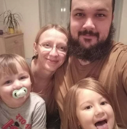 Mimoriadna správa: Vo veku 30 rokov náhle zomrel spevák známej kapely, Ivan Novák 2 image 9